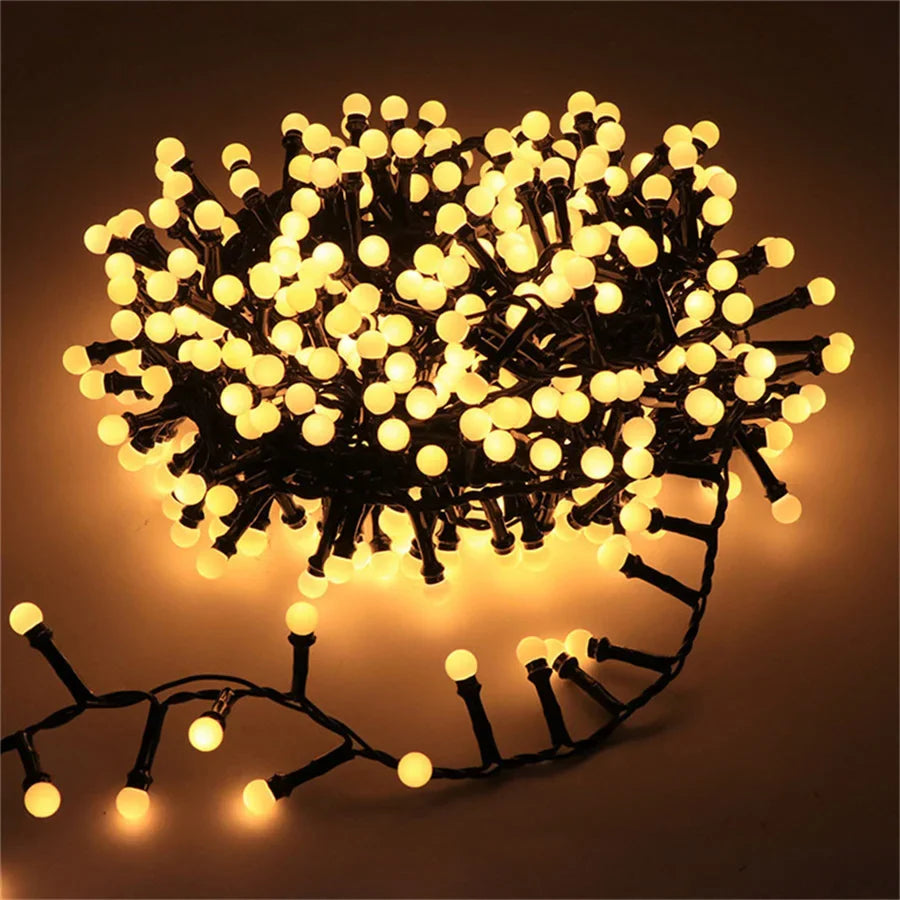 AquaGlow | Festliche, wasserdichte Lichterkette für Terrasse und Garten 1