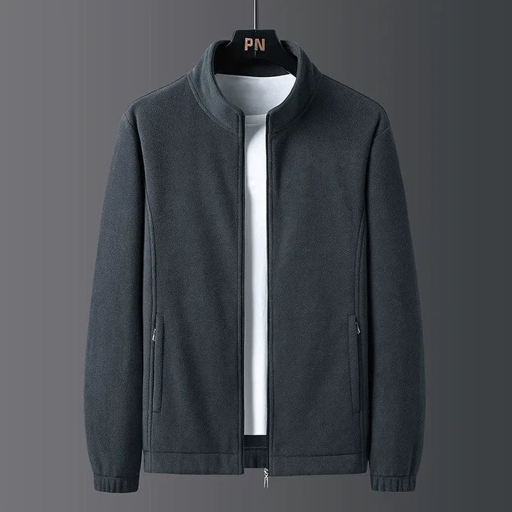 Herrenjacke – Normale Passform – Stehkragen – Durchgehender Reißverschluss – Elastischer Saum – Taschen