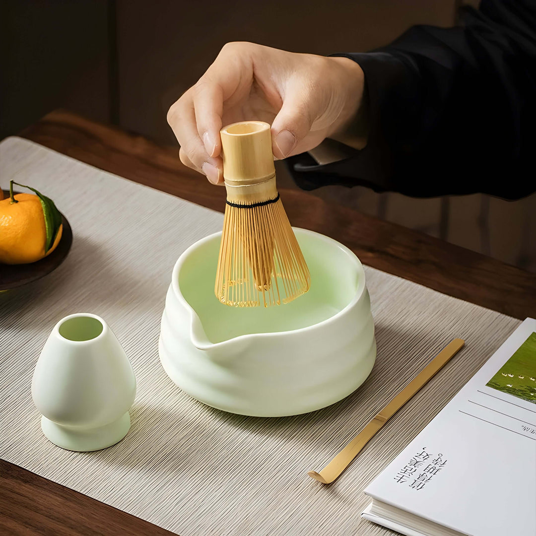 Ensemble Matcha – Un ensemble traditionnel pour préparer le matcha avec bol, parfait pour se détendre à la maison.