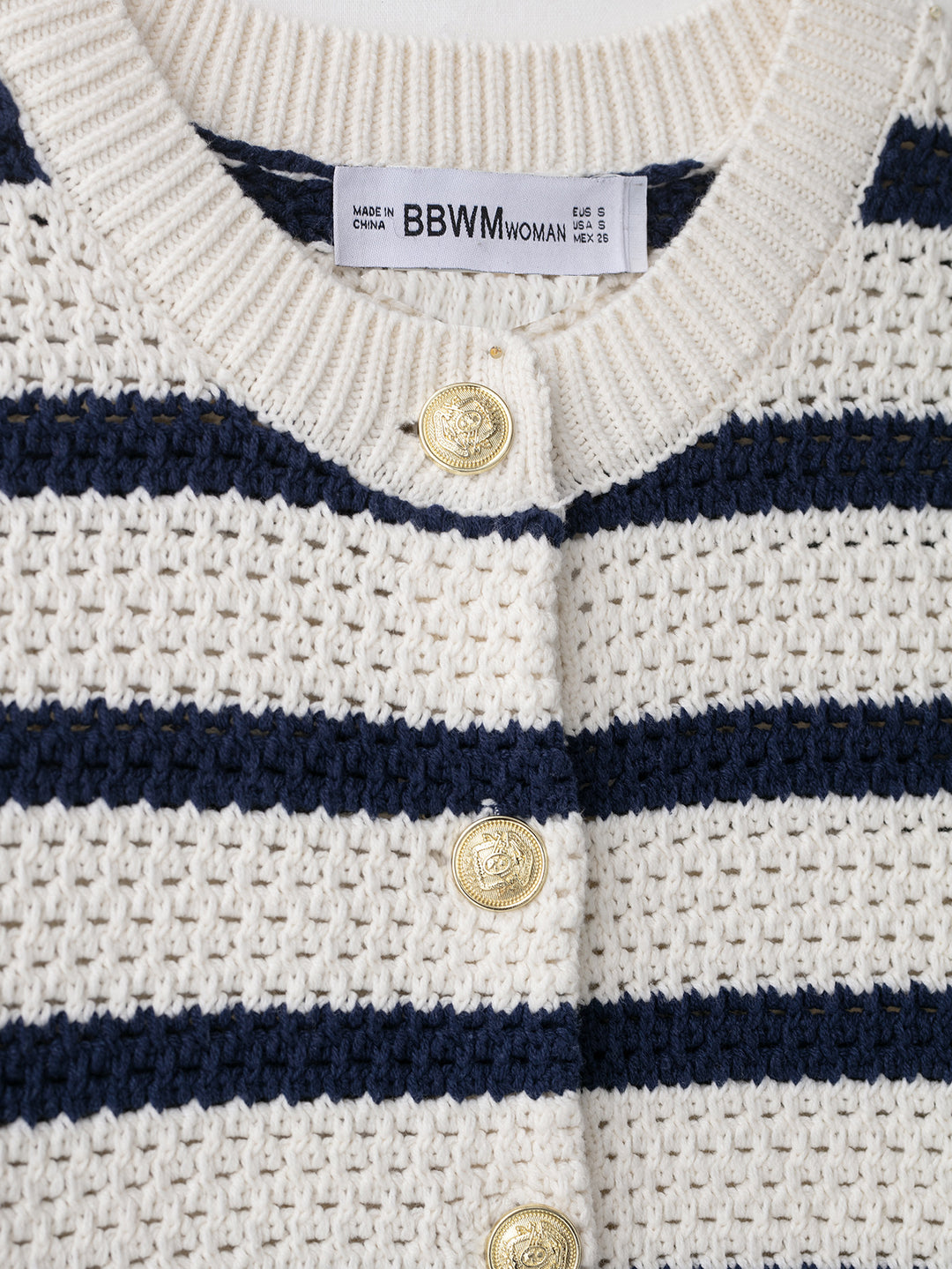 Damski krótki sweter na guziki z okrągłym dekoltem | w paski