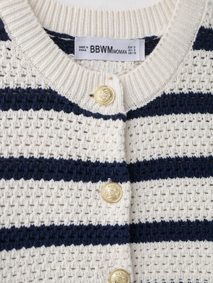 Damski krótki sweter na guziki z okrągłym dekoltem | w paski