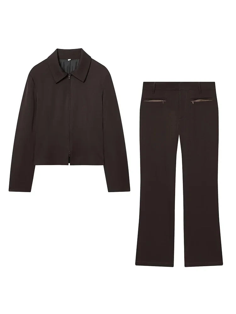 Ensemble deux pièces pour femme avec veste courte et pantalon à jambe droite | Style coordonné
