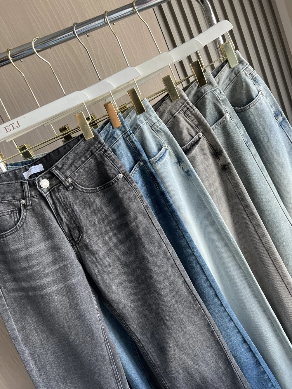 Damskie spodnie z wysokim stanem i szeroką nogawką, casual | prosty krój