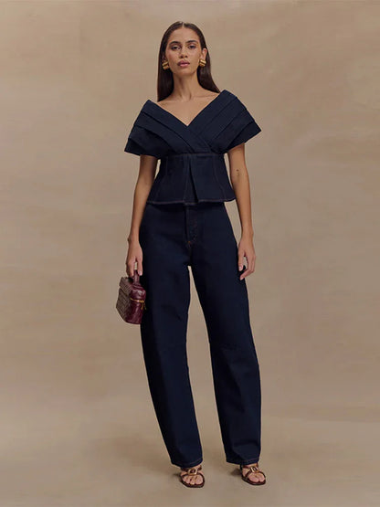 Damski komplet dwuczęściowy | Odsłaniający ramiona top peplum i spodnie o prostych nogawkach | Elegancki nowoczesny styl
