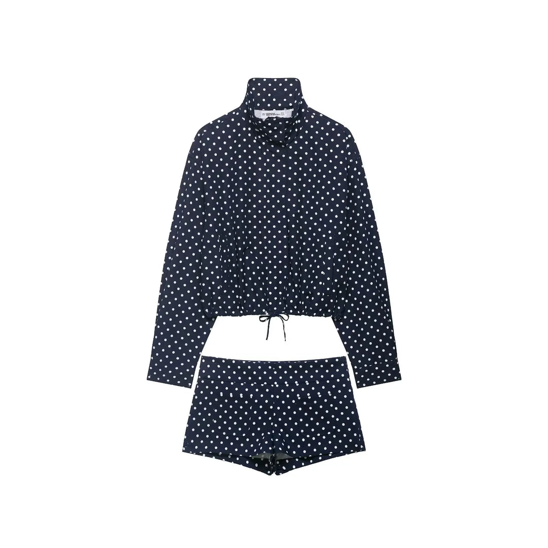 Set damă două piese cu bluză cu mâneci lungi cu buline și pantaloni scurți | Guler înalt