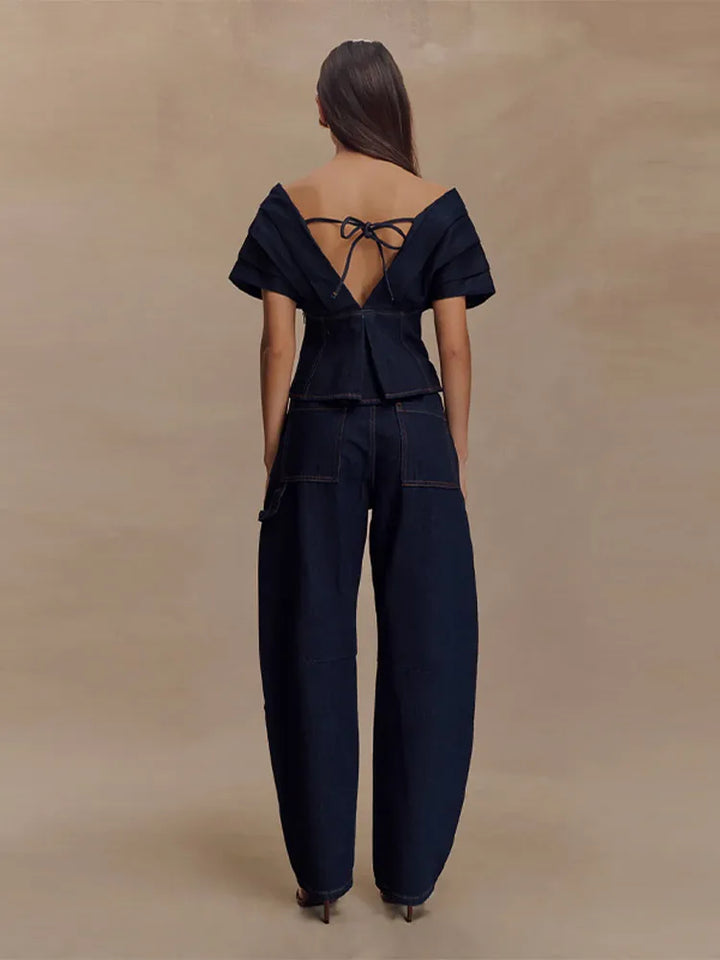 Damski komplet dwuczęściowy | Odsłaniający ramiona top peplum i spodnie o prostych nogawkach | Elegancki nowoczesny styl