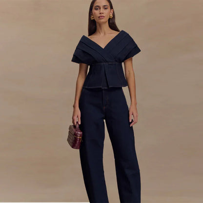 Damski komplet dwuczęściowy | Odsłaniający ramiona top peplum i spodnie o prostych nogawkach | Elegancki nowoczesny styl