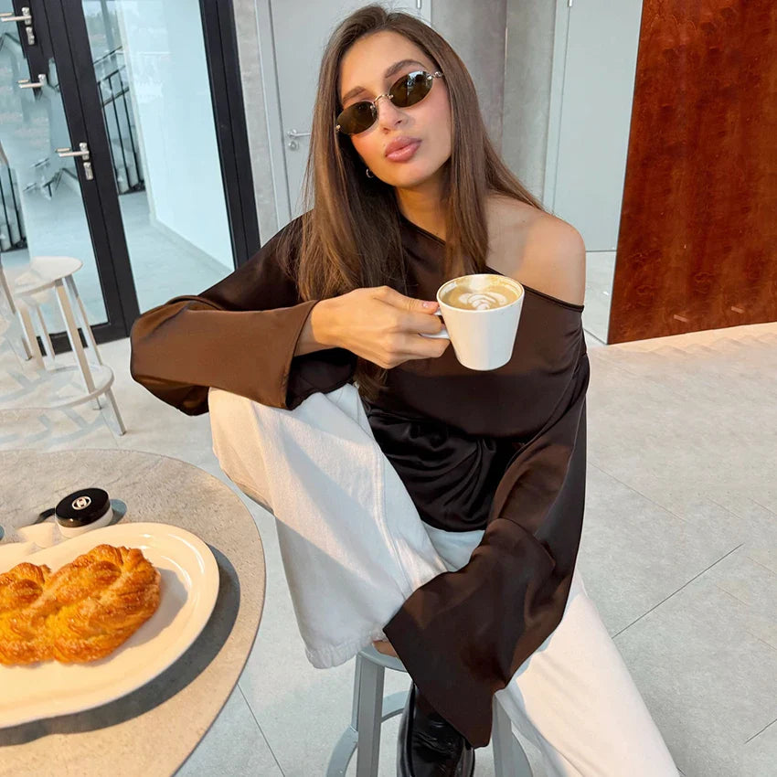 Damska koszula z długim rękawem, marszczeniem w talii, zakładanym krojem, okrągłym dekoltem, dopasowanym fasonem | Gładka