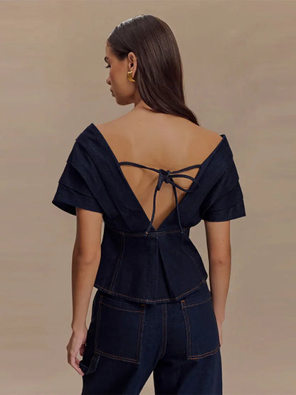 Damski komplet dwuczęściowy | Odsłaniający ramiona top peplum i spodnie o prostych nogawkach | Elegancki nowoczesny styl