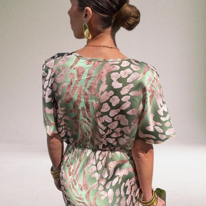 Damen Kleid mit Print | Feminines Design und Fließende Form | Eleganter Tages- und Abendlook