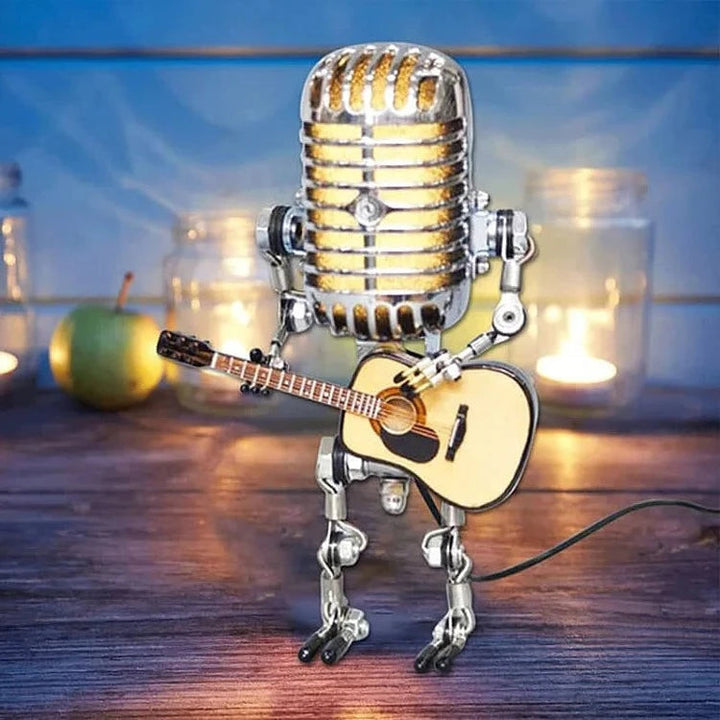 Vintage-Metall-Mikrofon-Roboter mit Gitarrenlampe 1