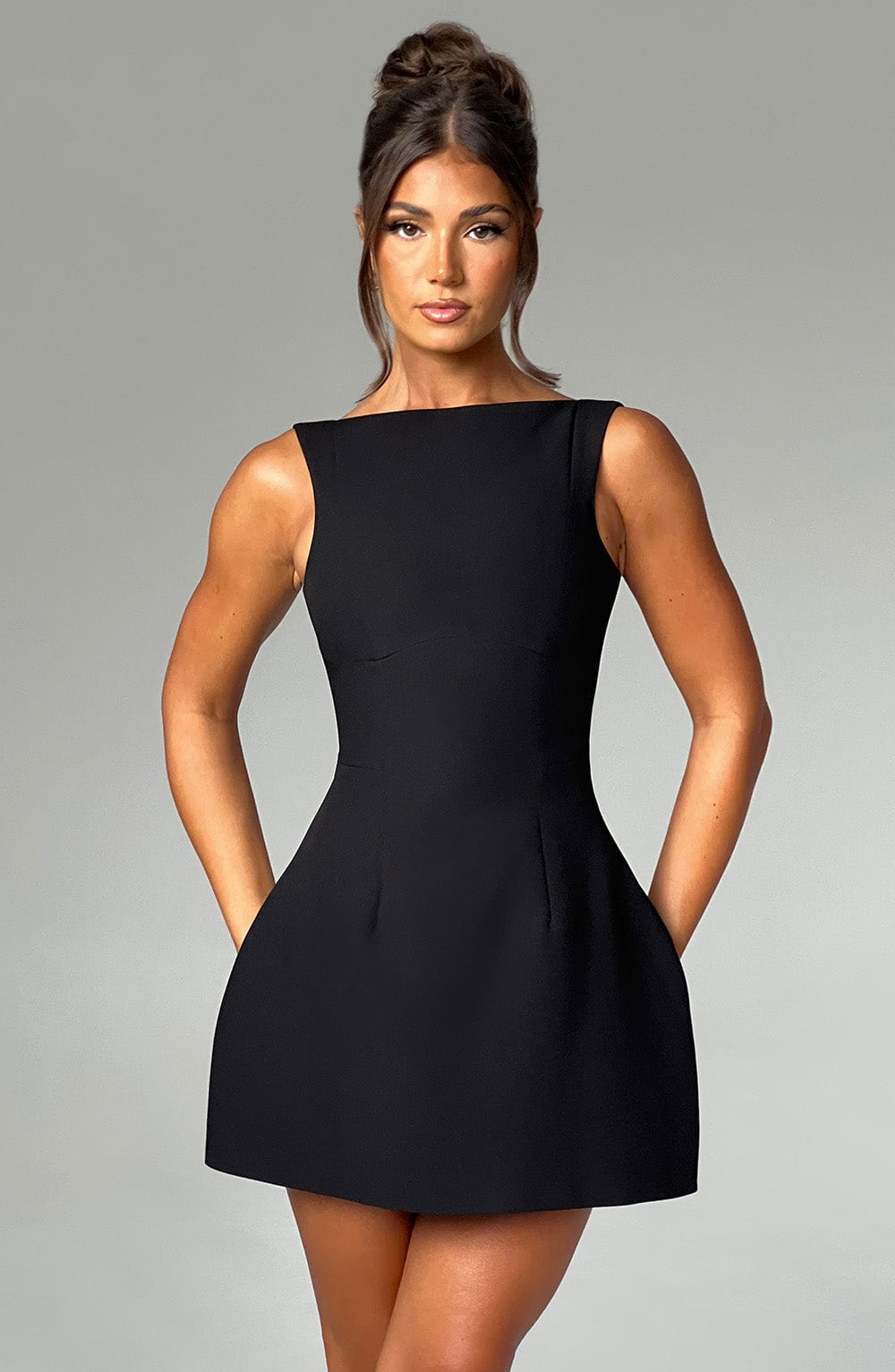 Rochie mini damă fără mâneci | Rochie evazată în stil skater
