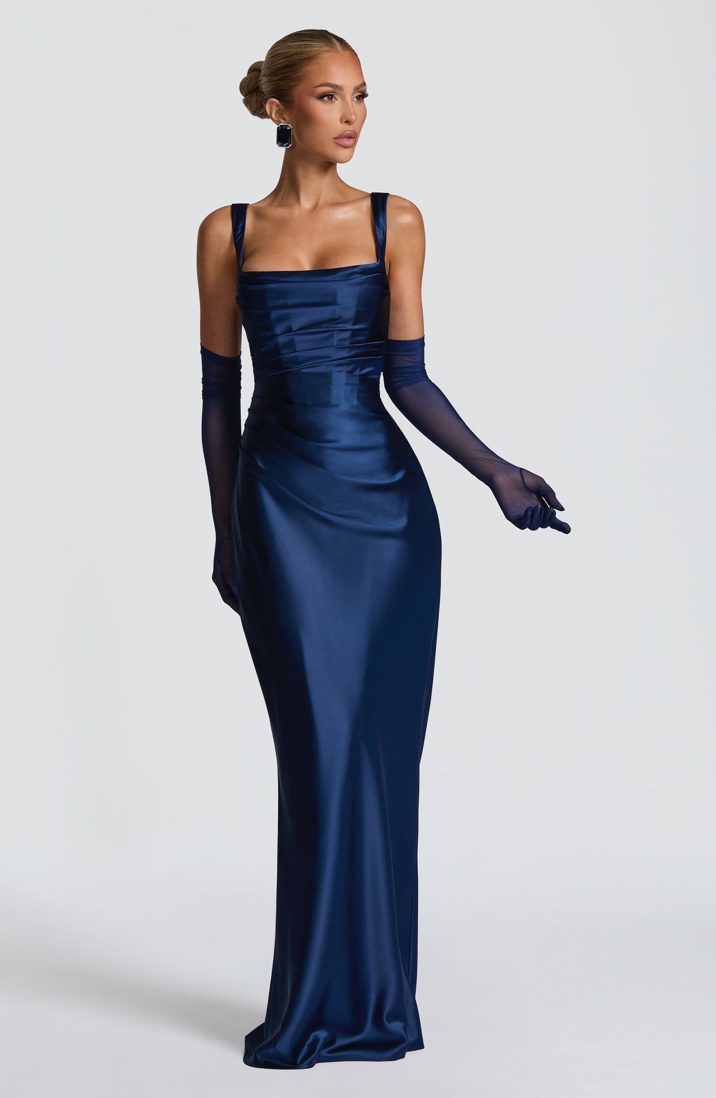 Damen Kleid mit eckigem Ausschnitt breiten Trägern | Maxi