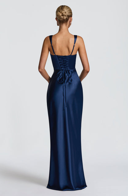Damen Kleid mit eckigem Ausschnitt breiten Trägern | Maxi