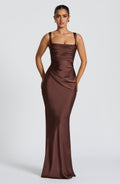 Damen Kleid mit eckigem Ausschnitt breiten Trägern | Maxi