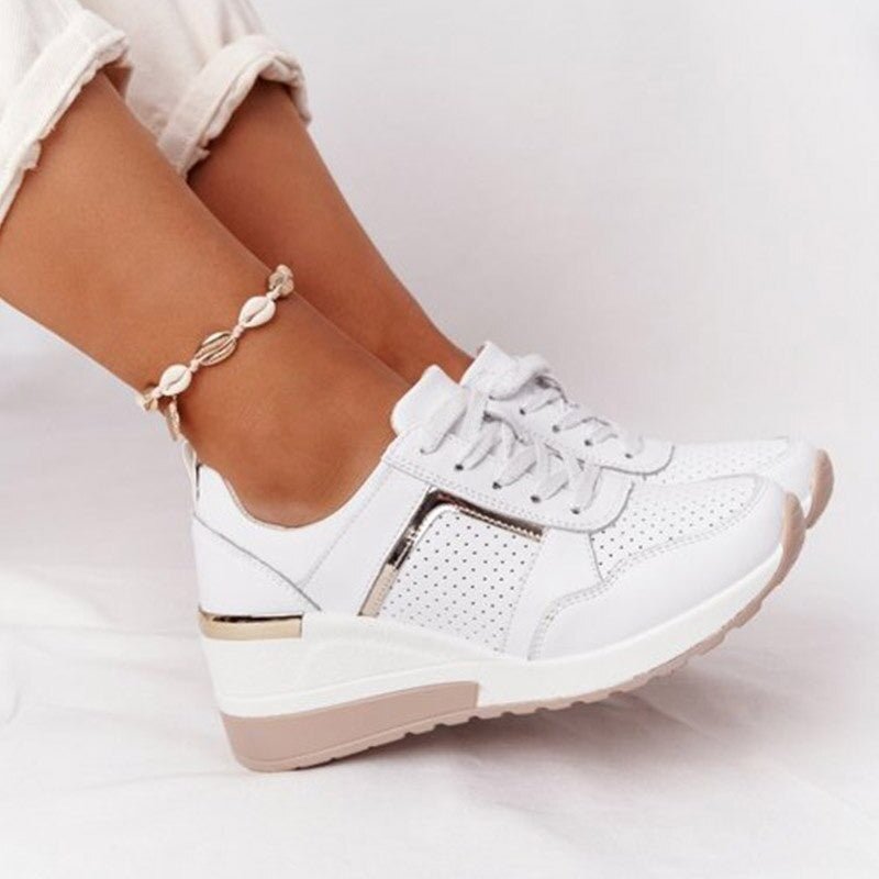 Damskie sneakersy sznurowane na platformie | Perforowane