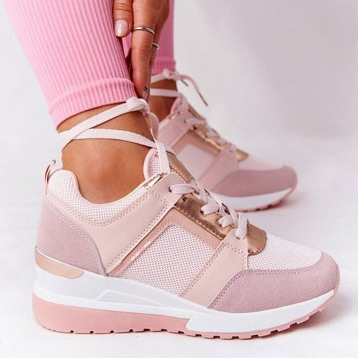 Damskie sneakersy sznurowane na platformie | Perforowane