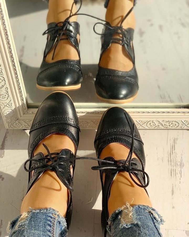Damskie buty z wycięciami i sznurowaniem | Klasyczne