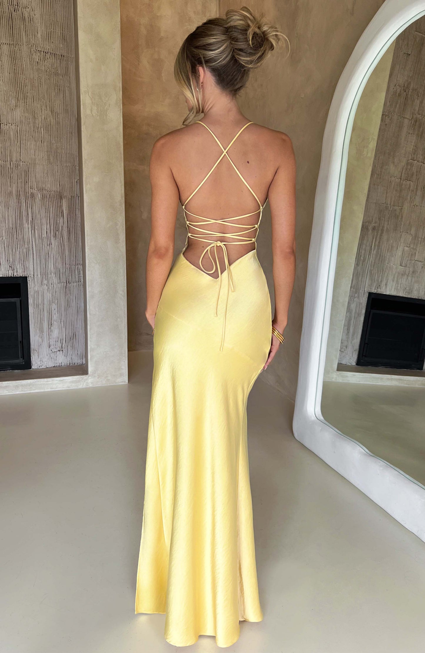 Abito da donna con spalline e spacco senza maniche | Maxi