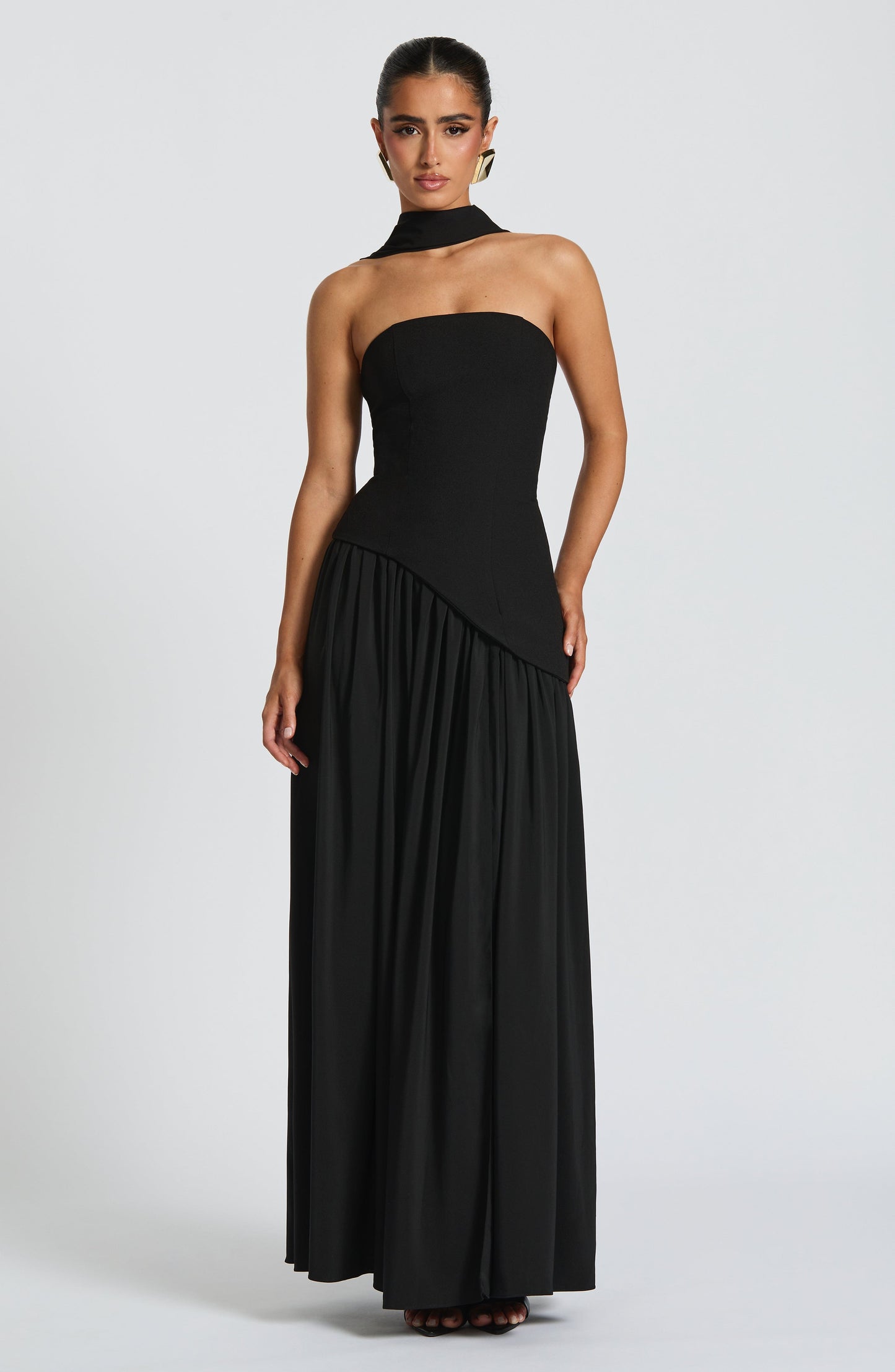 Robe femme sans manches avec décolleté bardot et fente haute | Longue