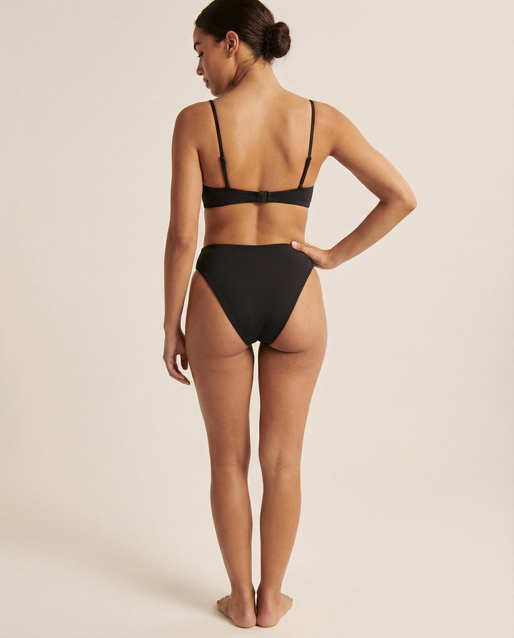Damski bikini z fiszbinami i efektem push-up | Regulowane ramiączka